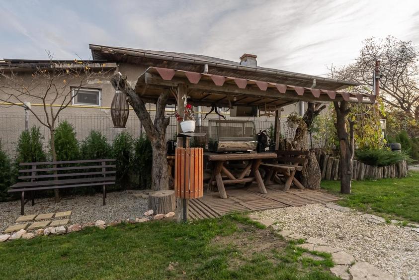 Casă individuală cu 6 camere cu Piscina în Puchenii Mari