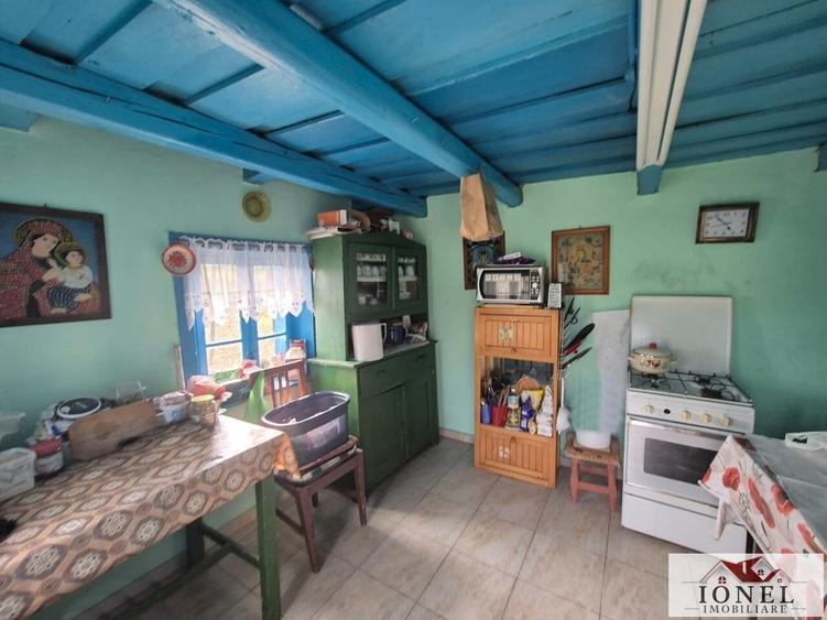 Casă individuală cu 2 camere cu Teren 1700 Mp în Henig