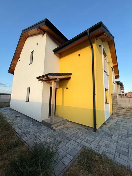Casă cu 4 camere cu Teren 270 Mp în Moșnița Veche