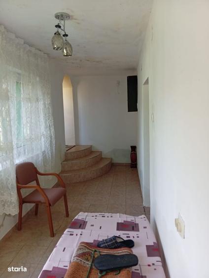 Casă cu 4 camere cu Teren 2877 Mp în Brazii