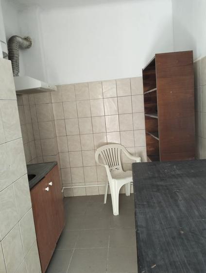 Casă cu 12 camere cu Teren 215 Mp în 13 Septembrie