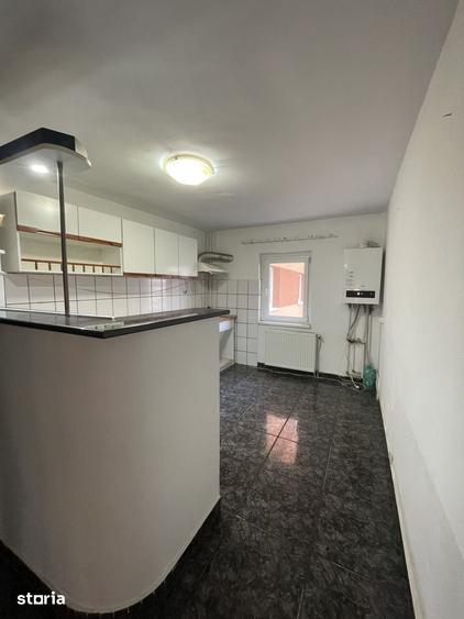 Apartament cu 4 camere în Cetate
