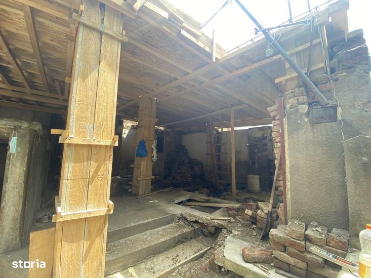 Casă cu 4 camere cu Teren 100 Mp în Grivița
