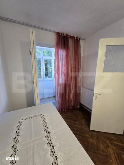 Apartament cu 3 camere semidecomandat în Central