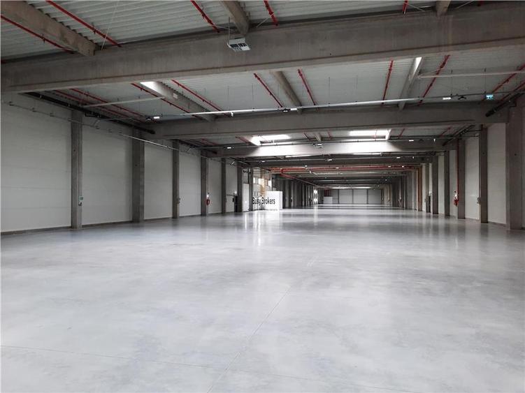 Spațiu industrial, de 2,700 mp, în Jucu