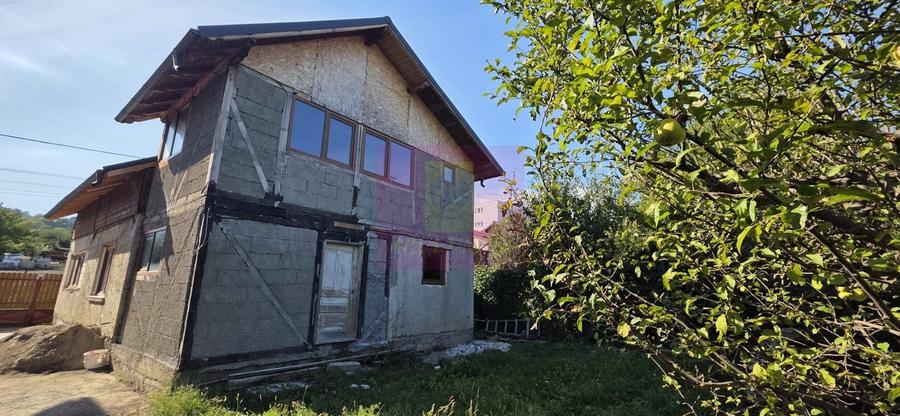 Casă individuală cu 4 camere cu Canalizare în Hidrojet