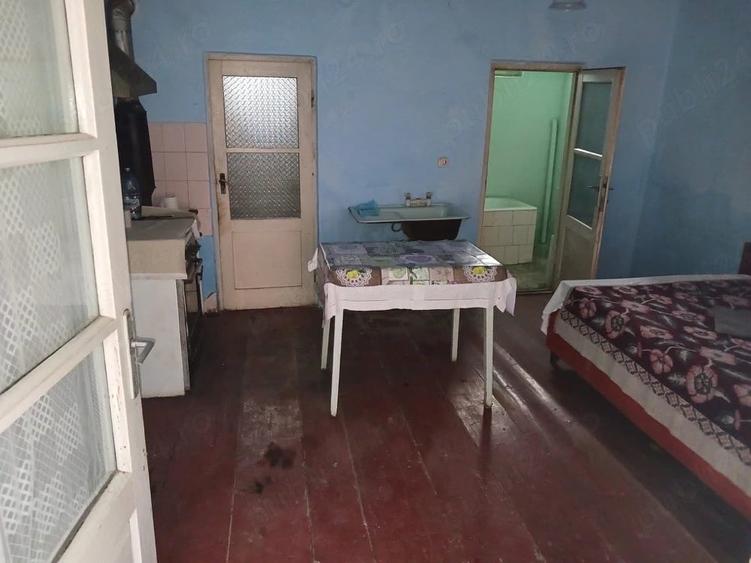 Casă cu Teren 1189 Mp în Central