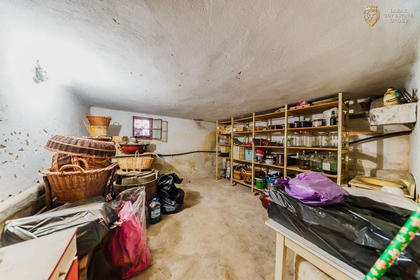 Casă individuală cu 5 camere cu Canalizare în Fântânele