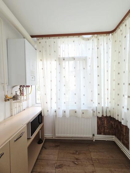 Apartament cu 2 camere decomandat în Micro 17