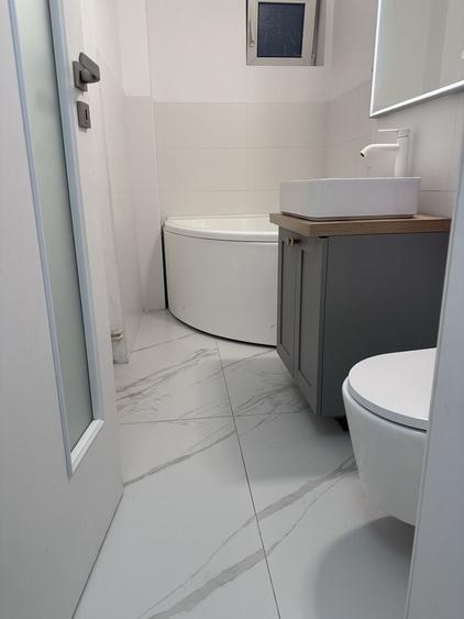 Apartament cu 3 camere semidecomandat, mobilat în Câmpia Libertății