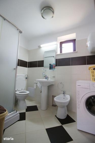 Casă cu 7 camere cu Teren 1841 Mp în Râu de Mori