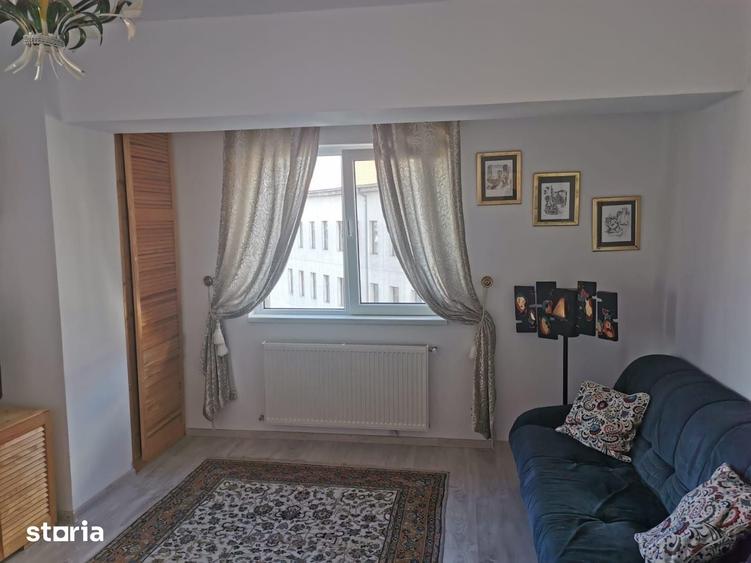 Apartament cu 2 camere decomandat în Văcăresti