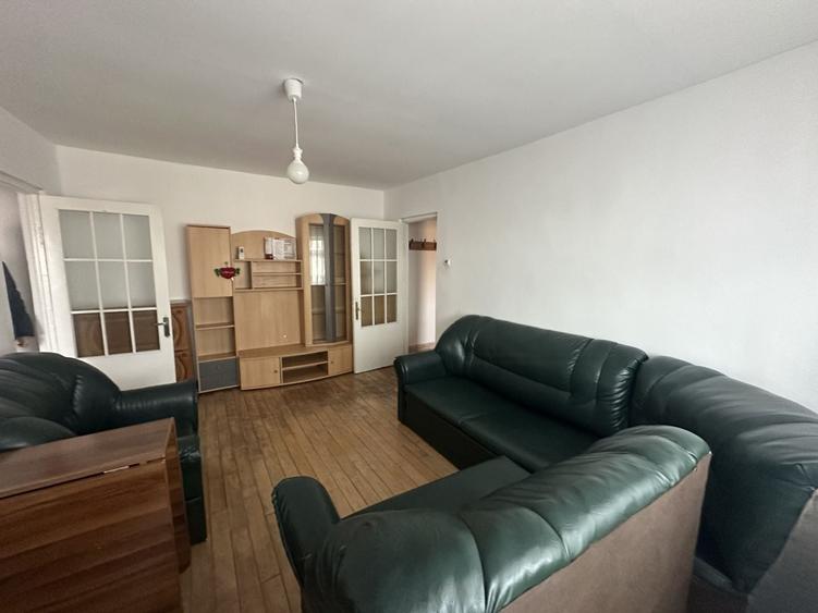 Apartament cu 2 camere semidecomandat, mobilat în Central