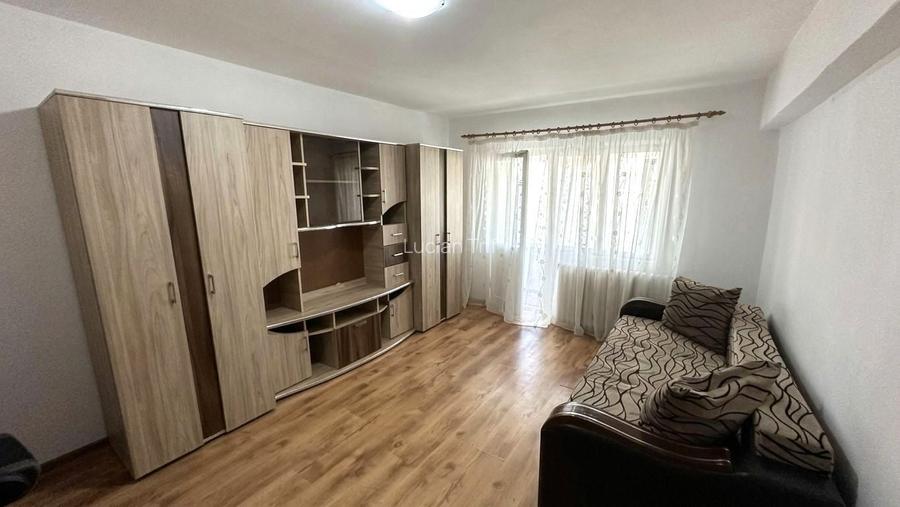 Apartament 2 camere decomandat, zona Sub Stadion