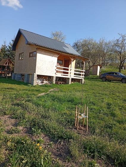 Teren de 2400 mp, în Cristorel