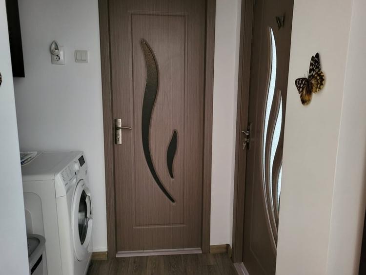 Apartament cu 2 camere semidecomandat, mobilat în Malu Roșu
