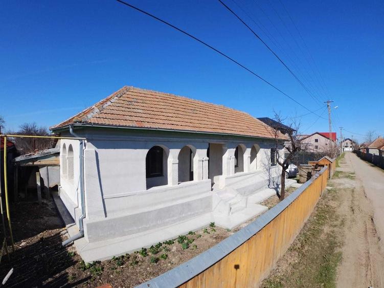 Casă cu 4 camere cu Teren 1770 Mp în Ciorani