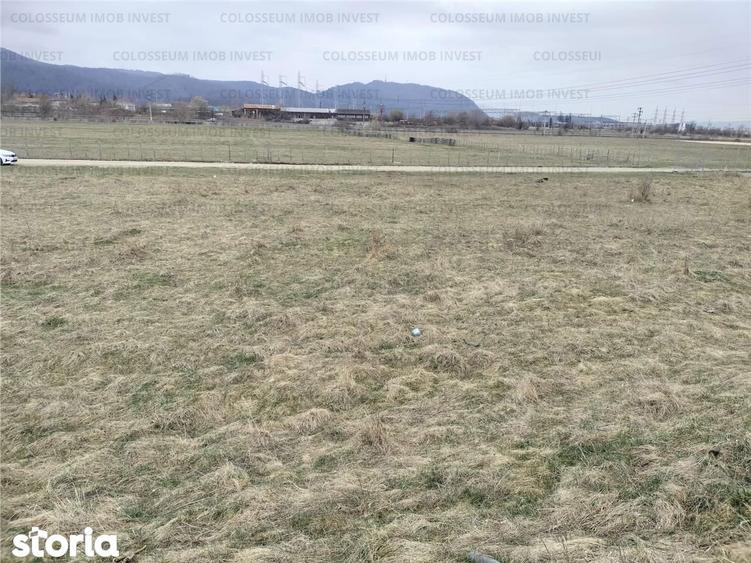 Teren de 5500 mp, în Central