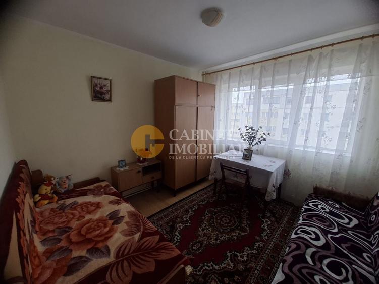 Apartament cu 4 camere decomandat, mobilat în Mircea cel Bătrân