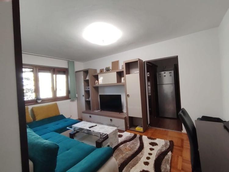 Apartament cu 3 camere semidecomandat în Fortuna