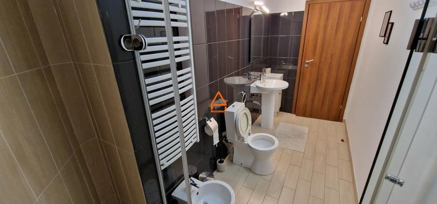 Casă individuală cu 4 camere cu Canalizare în Păcurari