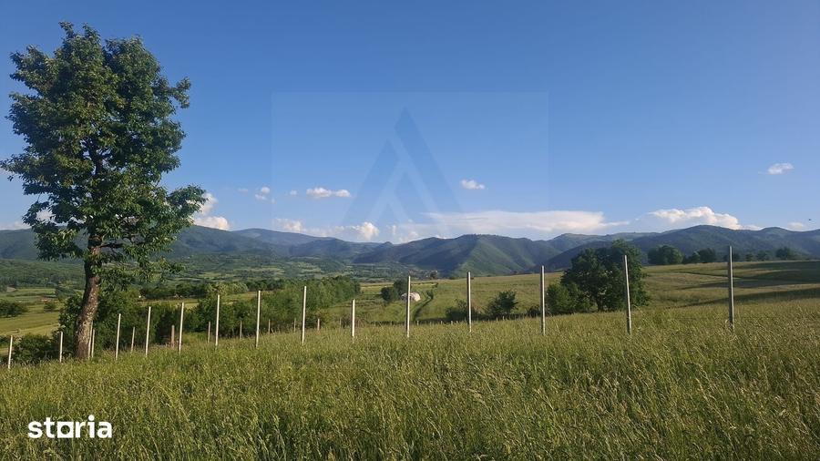 Teren de 809 mp, în Poplaca