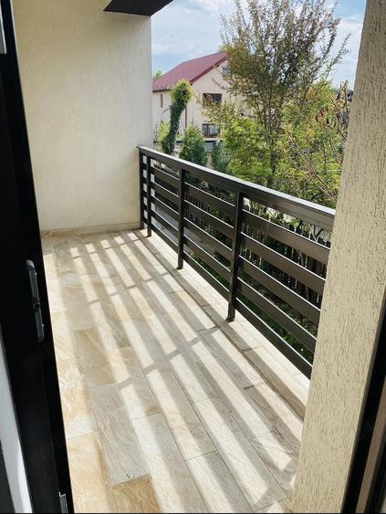 Apartament cu 2 camere decomandat în Tractorul