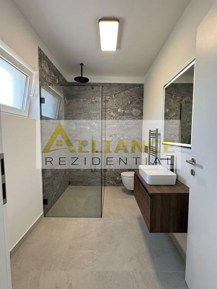 Casă individuală cu 5 camere cu Canalizare în Central