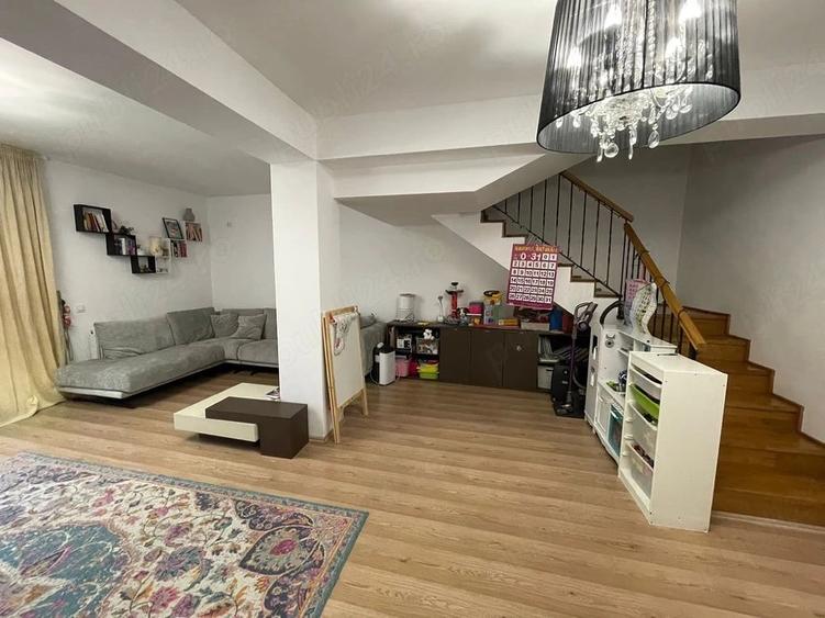 Casă cu Teren 100 Mp în Central