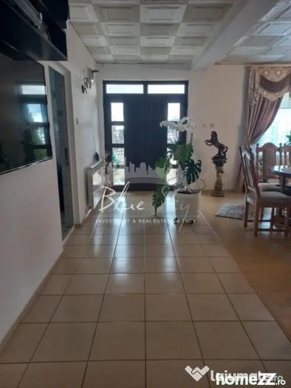 Casă cu 8 camere cu Teren 330 Mp în Eforie