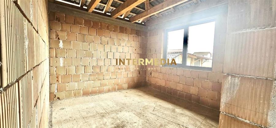 Casă individuală cu 3 camere cu Teren 300 Mp în Micești