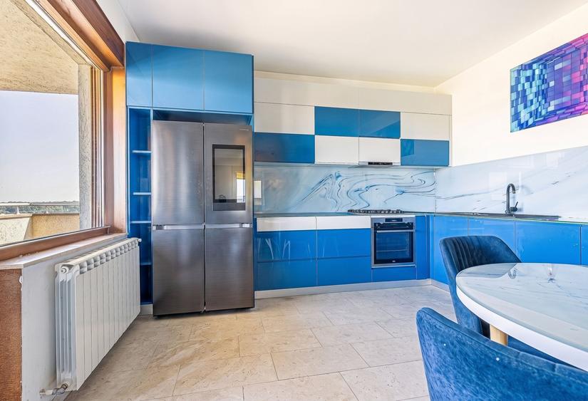 Penthouse cu 4 camere decomandat în Băneasa