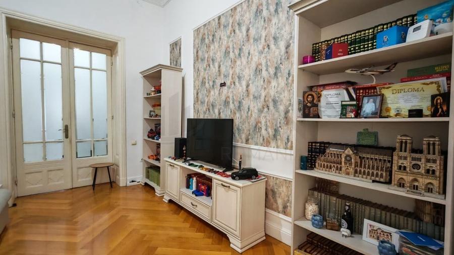Apartament cu 4 camere semidecomandat în Dacia