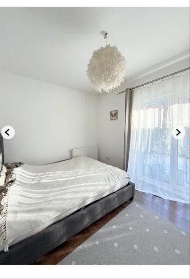 Apartament cu 3 camere semidecomandat în Florești