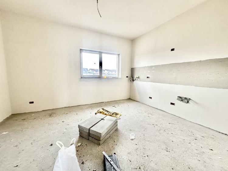 Duplex cu 4 camere cu Canalizare în Moșnița Nouă