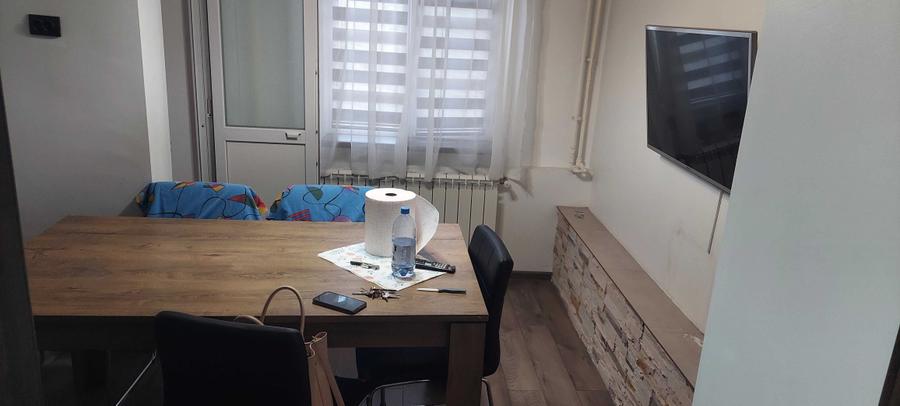 Apartament cu 3 camere decomandat în 1 Mai