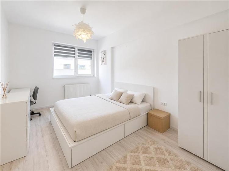 Apartament cu 2 camere decomandat în Tractorul
