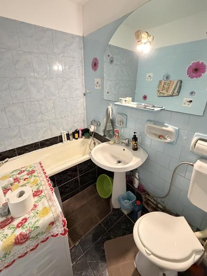 Apartament cu 2 camere semidecomandat, mobilat în Bălcescu
