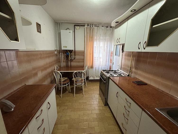 Apartament cu 3 camere decomandat în Micălaca