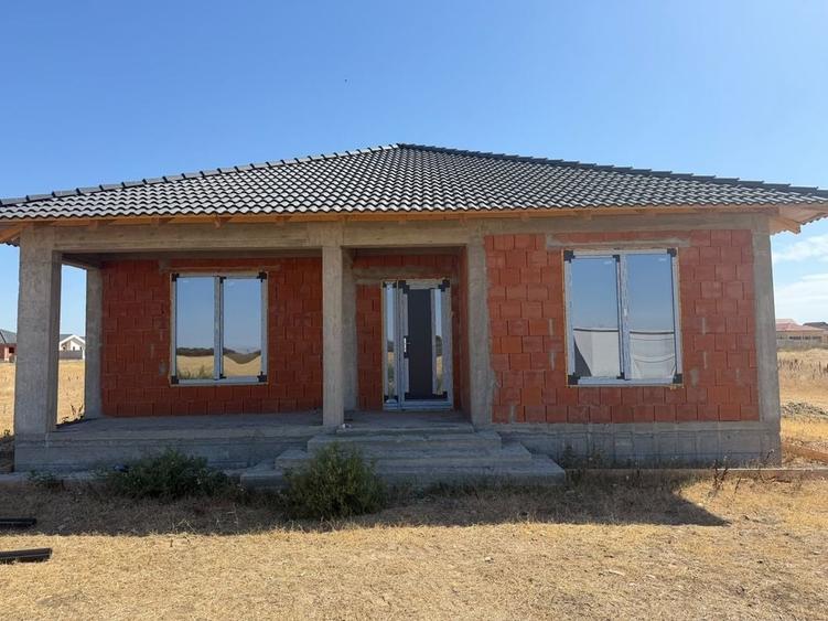Casă cu 3 camere în Sântandrei