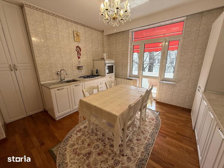 Apartament cu 7 camere în Floreasca