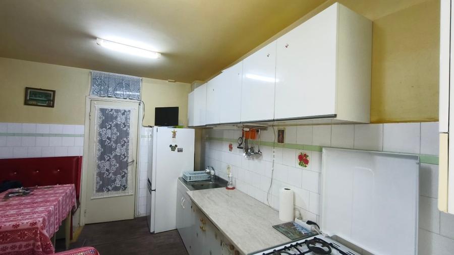 Apartament cu 3 camere, mobilat în Astra