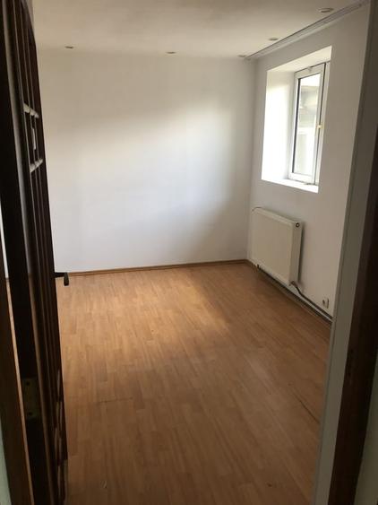 Casă cu 9 camere cu Teren 313 Mp în Pantelimon