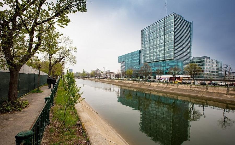 Spațiu comercial, de 46,959 mp, în Grozăvești