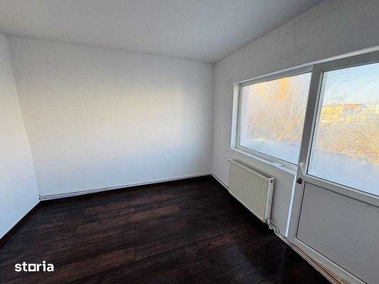 Apartament cu 3 camere decomandat în Ciupercenii Noi