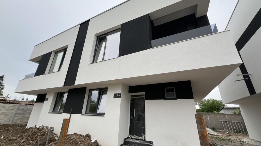 Duplex cu 4 camere cu Canalizare în Chiajna