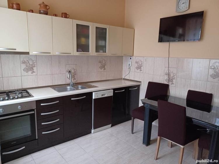 Apartament cu 3 camere în Orașul de Jos