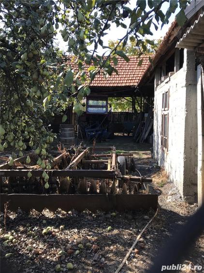 Casă cu 5 camere cu Teren 5500 Mp în Teslui