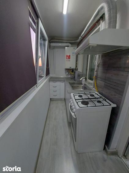 Apartament cu 2 camere decomandat în Micro 6