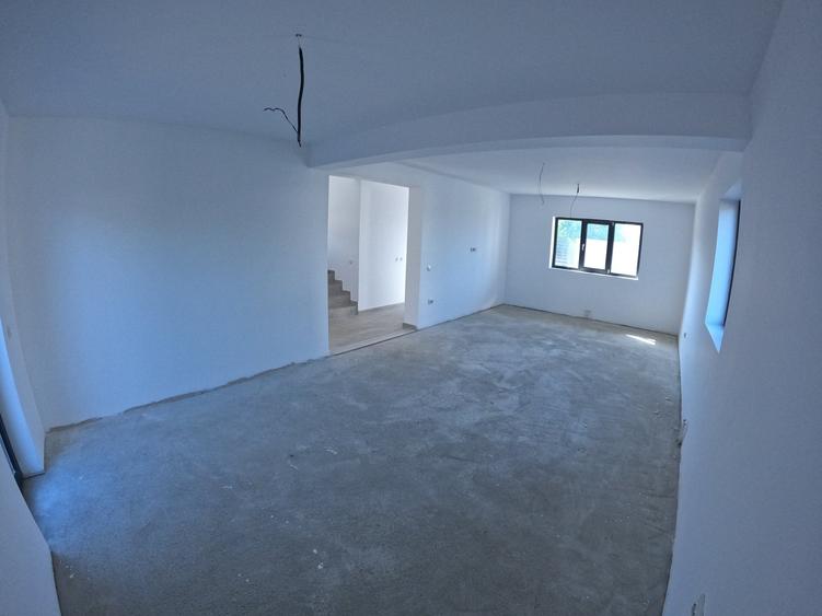 Casă individuală cu 3 camere cu Canalizare în Semicentral